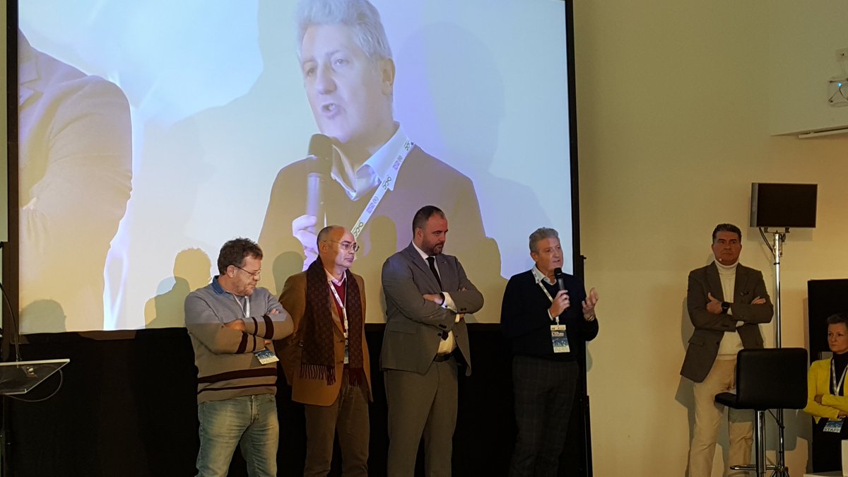 #100anniCassaEdileMilano  Apre la terza ed ultima giornata <a href="/DarioEffe1/">Dario Firsech</a> AnceLombardia "100 anni  di cassa Edile, 100 anni del sistema bilaterale, fondato per dare sostegno al settore delle costruzioni. Non possiamo pensare al futuro senza delle solide fondamenta: la formazione".