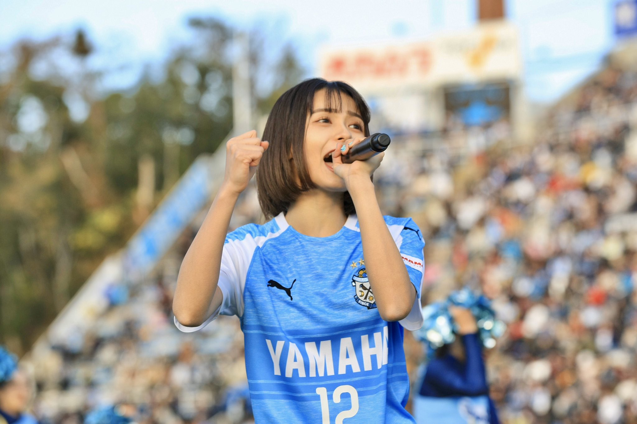 足立 佳奈 苦しい時も嬉しい時も いつだって共に 繋ぐ 繋がっている それがジュビロ磐田のサポーターの皆さん 本当に熱く 温かい それから いつだって 諦めないで走り続け繋ぎ続けて戦って下さる選手の皆さん 本当に本当に 皆さんから