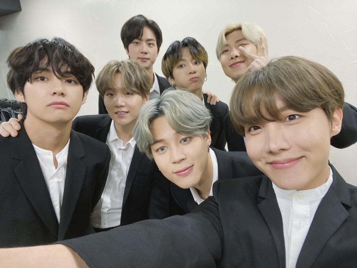 BTS (防弾少年団)、ニュー・シングル『Lights/Boy With Luv』7/3