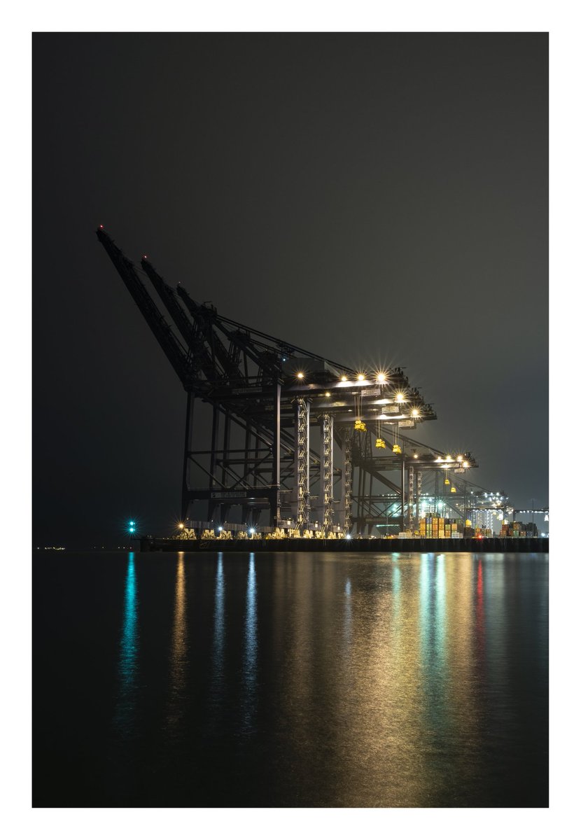 TimScott1969's tweet photo. Another from last weekend's trip to Felixstowe (needs a click!) #languardpoint #appicoftheweek https://t.co/VWz6l4F89u