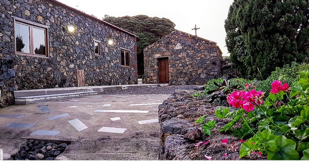 ElHierroHoliday's tweet photo. #fincalasabina #ElHierro https://t.co/vyCgC0WPc1 https://t.co/fQhWAob4yf
