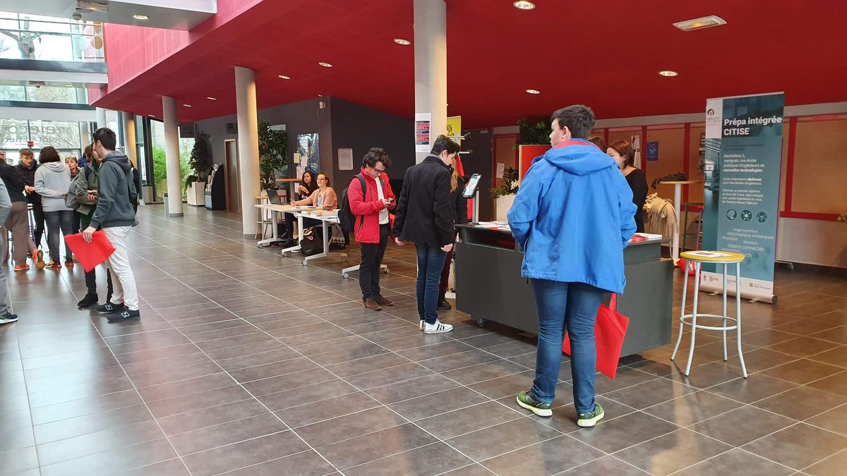 IRAMfactory's tweet photo. Présents a la #journéeporteouvertes de @TelecomStE 😎 Venez rencontrer les membres de la jeune agence #iramfactory https://t.co/9VeMKa6t6P
