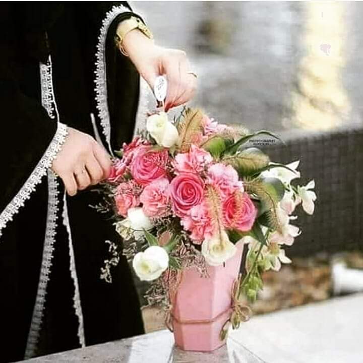 HAYAT Sadece Yaşamak Değildir ,, Yaşarken Yaşatmaktır (🌹🌹) Sevgiye , Iyilige , Güzelliğe , Insan Kalbine Dokunabilmekdir (❤) Mutluluk Ve Güzelliklerle Dolu Hayırlı Gün Dileklerimle  (🌹)