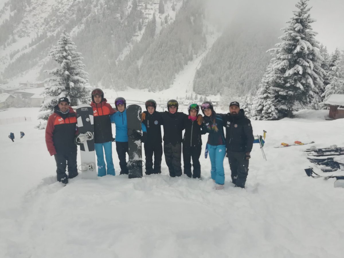 rfedinv's tweet photo. Este sábado competición @fissnowboard junior #SBX en @Pitztal_Tirol #Austria con @bernatrib29 y #Ainagomariz del equipo #rfedisnowboard y #grupodesarrollo @oriolfilella @Clubaranes -@fceh_cat, #Ivanmora @cevbenasque-@FADIARAGON #MiguelPérez SNOW-@FDIPA y #MaríaOlomí #CEVB-#FADI https://t.co/cmF35qpMk0