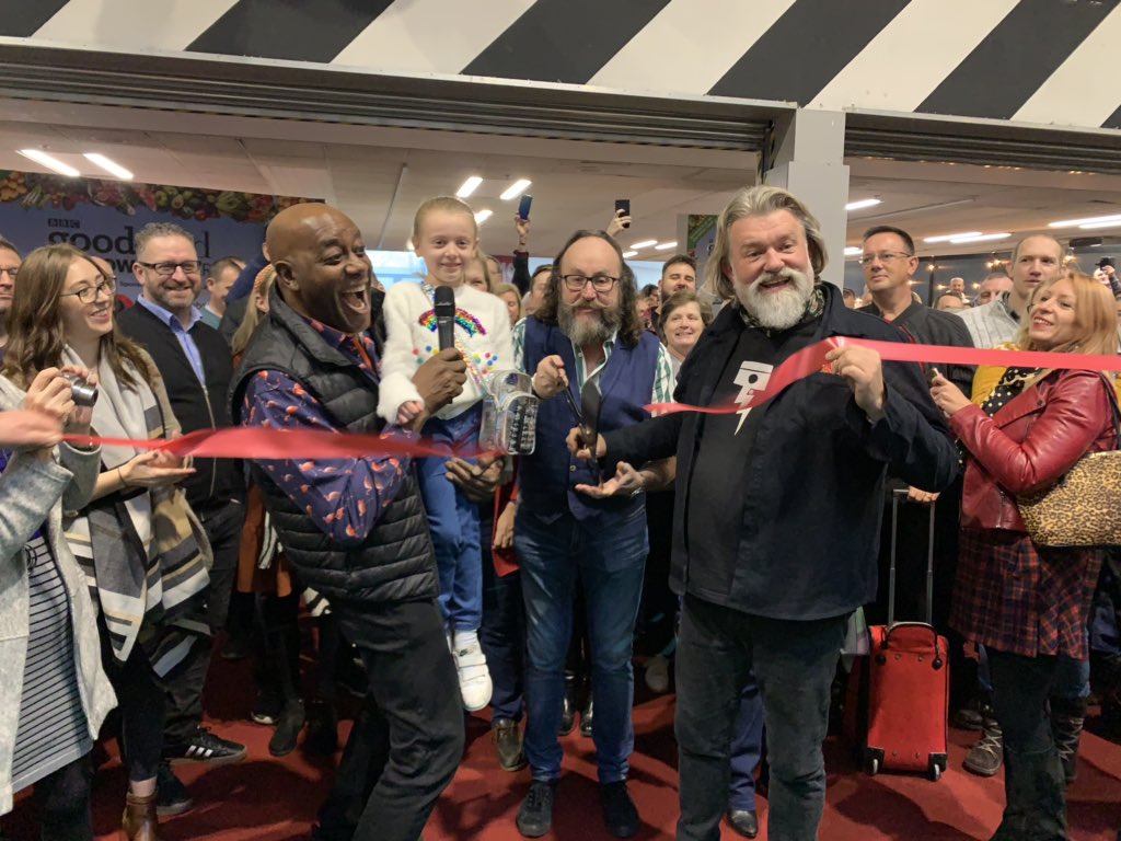 BBCGoodFoodShow's tweet image. Kicking off day 3 with @HairyBikers and @AinsleyFoods 🎄#GFSWinter