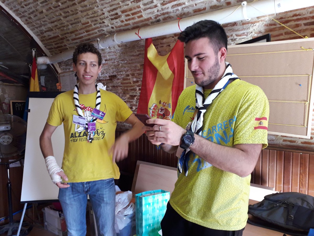 diegocobosch's tweet photo. Pablo y Javi, nos cuentan las conclusiones del #ForoRover de @scout_es. Gracias!!! @584elcarmen @AsdeScout https://t.co/X9GnbapI4a