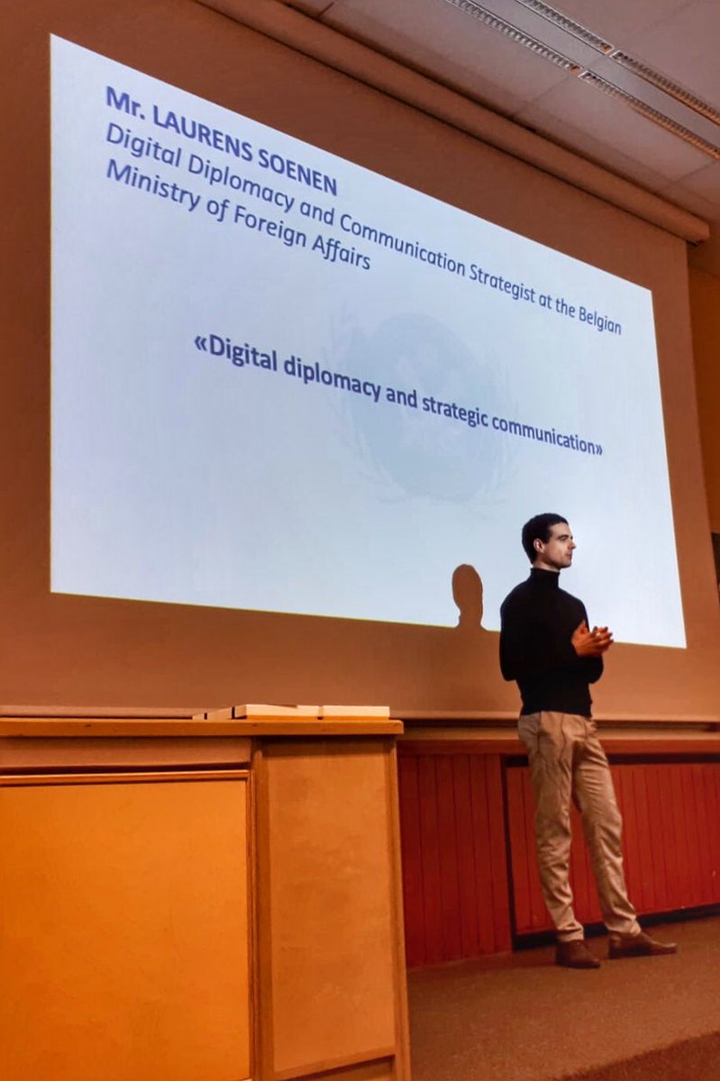 LaurensSoenen's tweet photo. โ๏ธ Waking up on Saturday morning with a #DigitalDiplomacy keynote speech at the @ULBruxelles Model United Nations simulation game. https://t.co/zJN4yzpizq