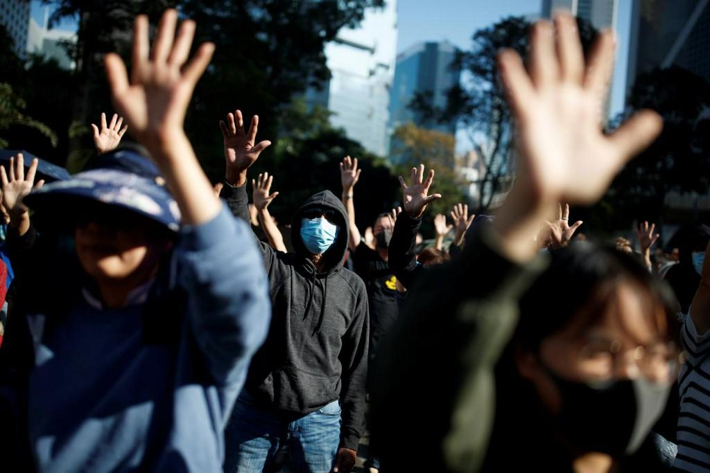 Hong Kong seniors take to streets to back students as activists decry police reut.rs/34zKm4H