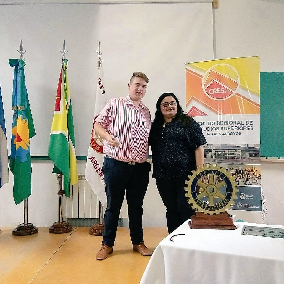 crestaoficial's tweet photo. En el día de ayer, Rotaract y Rotary Club Tres Arroyos Libertad, entregaron la distinción "Salvador Romeo", a los mejores promedios  en Educación Superior, de las diferentes carreras que se dictan en la ciudad.
Felicitamos a todos los graduados que han sido reconocidos!!! https://t.co/PezM1Ydk60