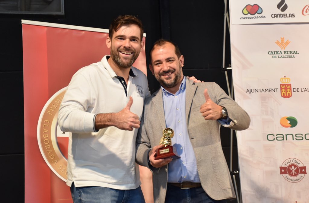 lapuertadelmar's tweet image. Felices con nuestro #CacaD’Or 🥜 ¡Muchas gracias!
¡A seguir esforzándonos para ofreceros siempre almuerzos de categoría!