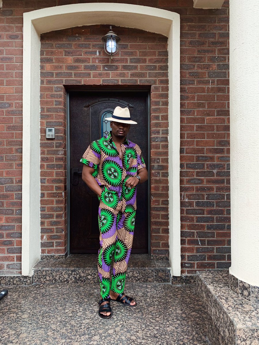 WalleLawal's tweet image. Sometimes, Tapiwa Mugabe has written, “goodness comes from treating yourself. Not like you burned earth to dust but like you made it into a beautiful body crowned it with stars, put a precious coat over it and called it home.” #Àkẹ̀sánDay