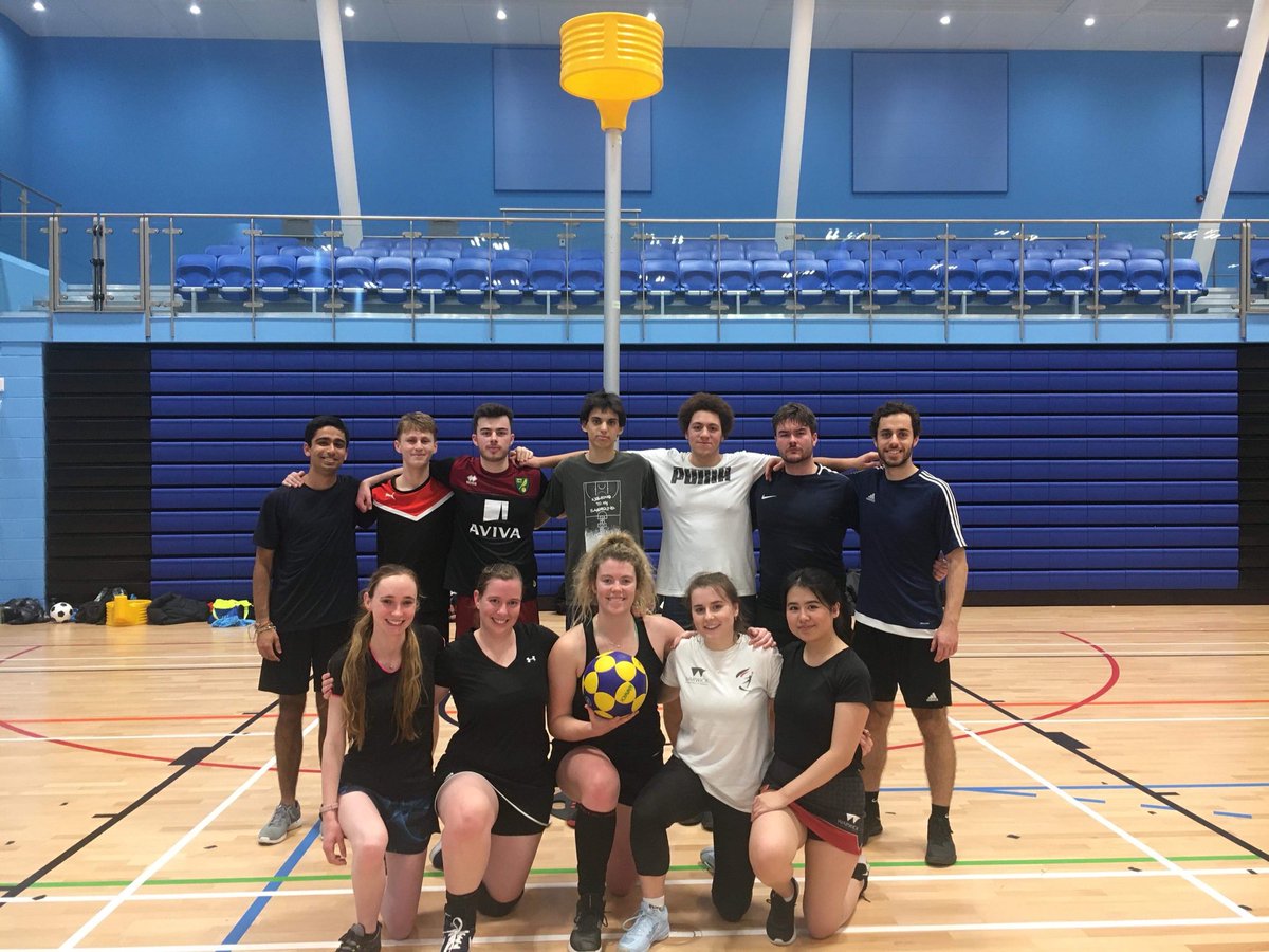 Our BUCS team is ready for prelims at Cardiff today 💪💪 #TeamWarwick #Korfball