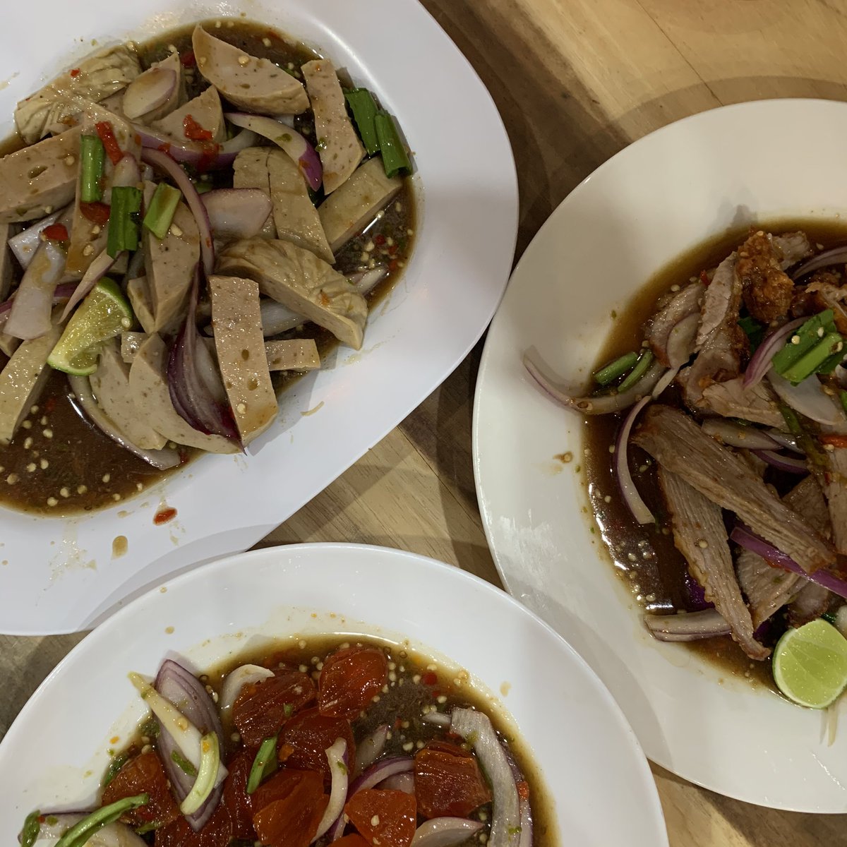 กะเทยกินยำ