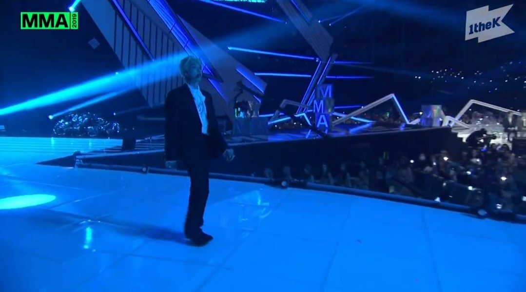 namjinary's tweet photo. When Joon walked out,did anyone else feel that urge to bow down? Coz the King was coming? Or just me? https://t.co/Nb3K1hgGGv