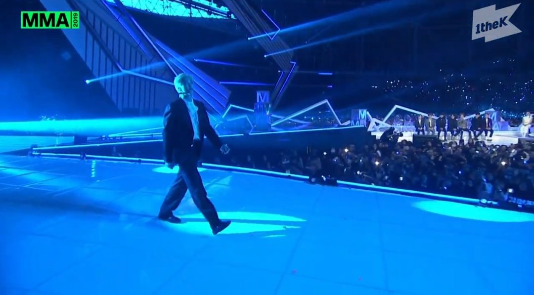 namjinary's tweet photo. When Joon walked out,did anyone else feel that urge to bow down? Coz the King was coming? Or just me? https://t.co/Nb3K1hgGGv