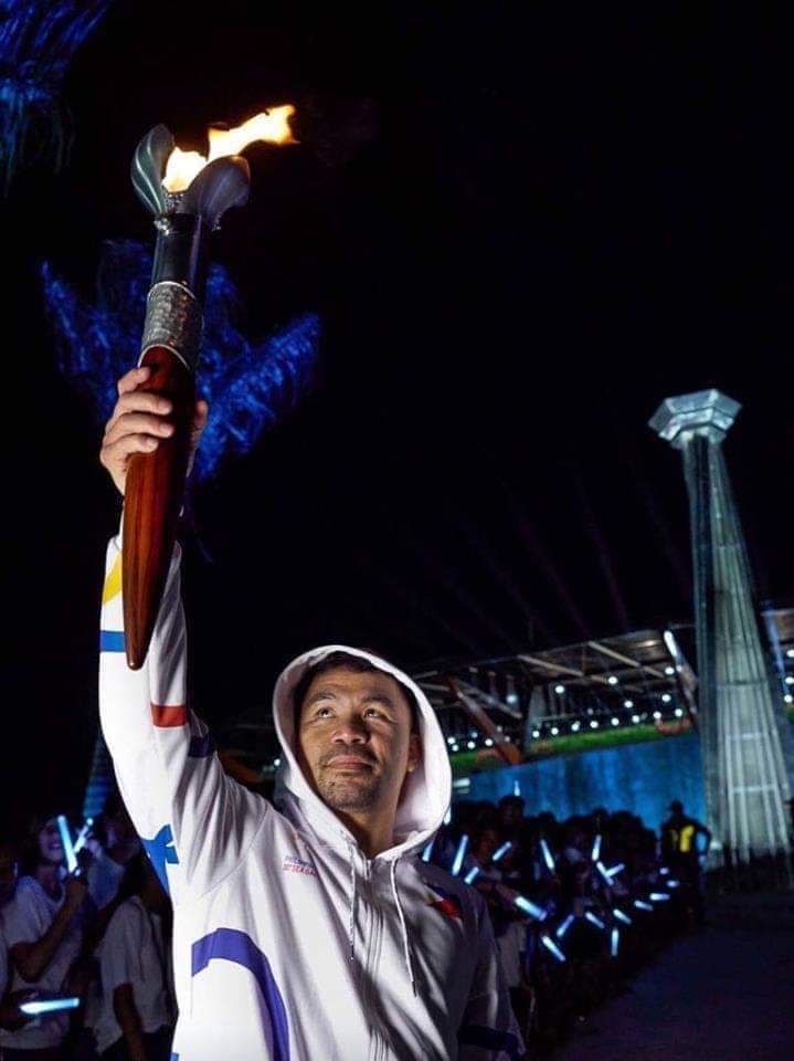 smg_1993's tweet photo. One of those moments that make us proud to be Filipino! WE WIN AS ONE 🇵🇭

#SeaGames2019
#30thSEAGAMES
#WeWinAsOne
#RaiseYourFlag https://t.co/zASDYaduLH