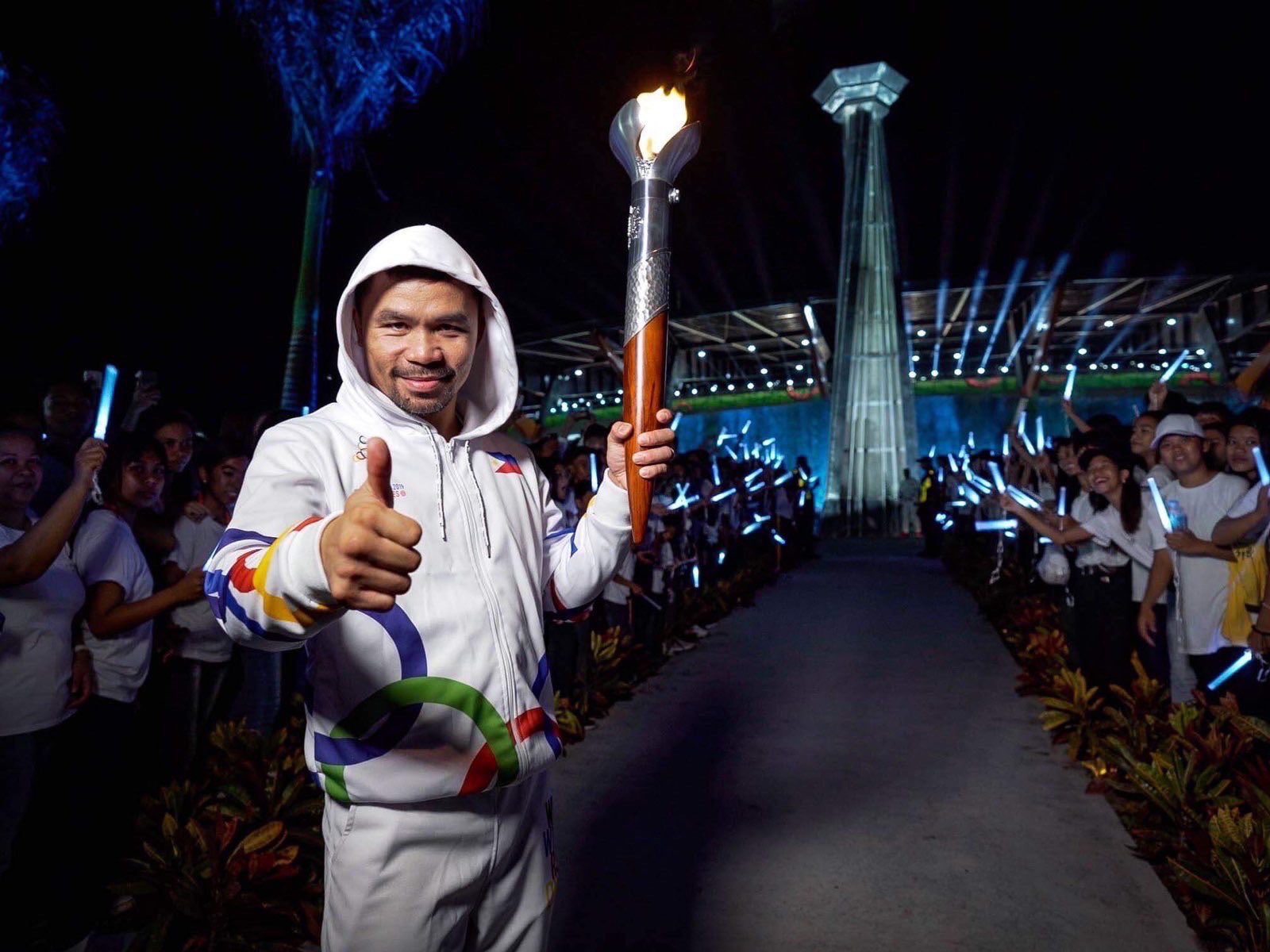 Manny Pacquiao membawa obor SEA Games