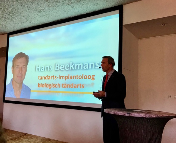 rjpbaan's tweet photo. BLOG - Tandarts Beekmans: “Gebit zegt veel over gezondheid” -> https://t.co/QCBY3Uo7aX #robbaan #blog #gezondheid https://t.co/OvuKcXcnyK