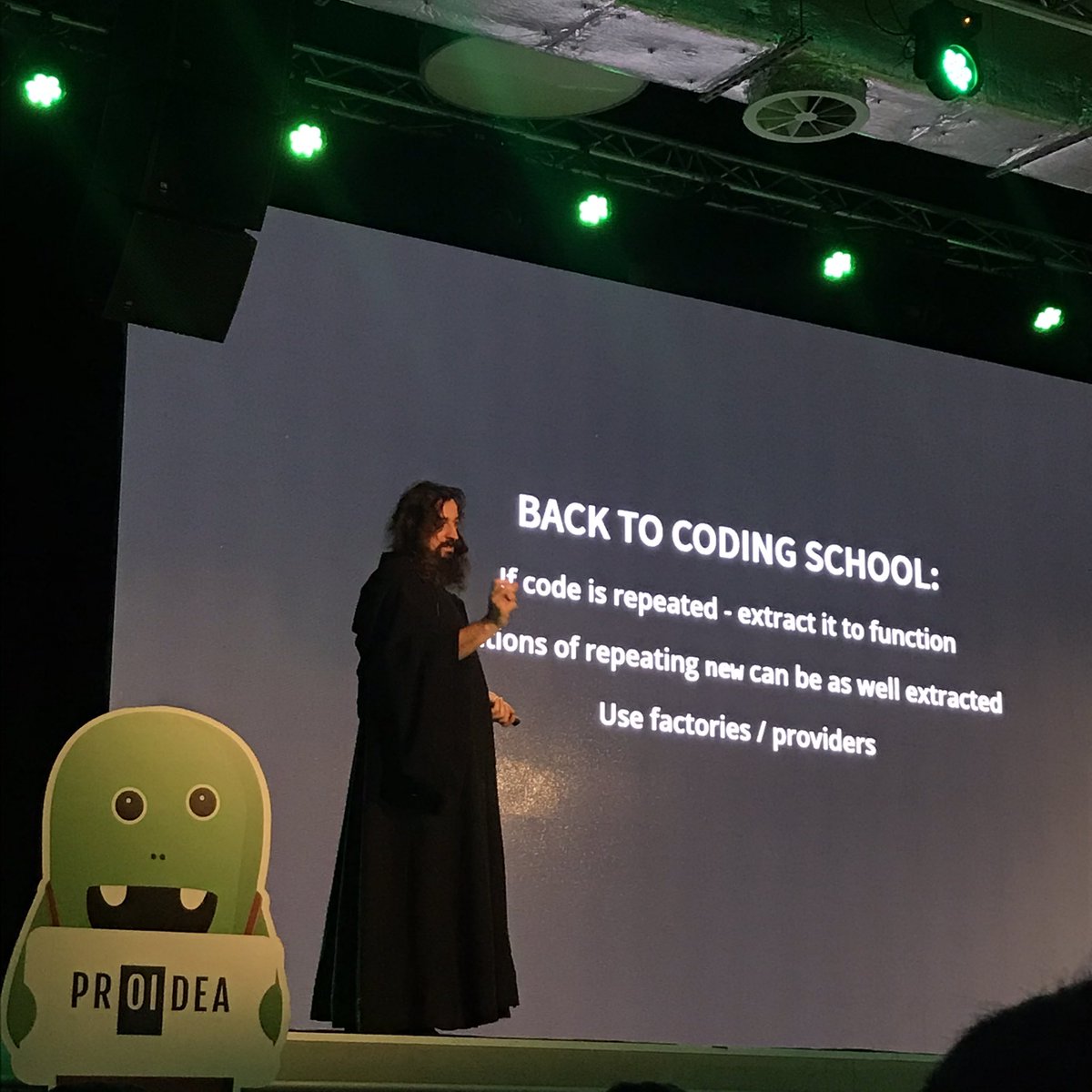 meldmy's tweet photo. “It’s possible to write your program without beans, believe me” 😄@jarek000000 #ByteMyCode https://t.co/wWBs5LfElR