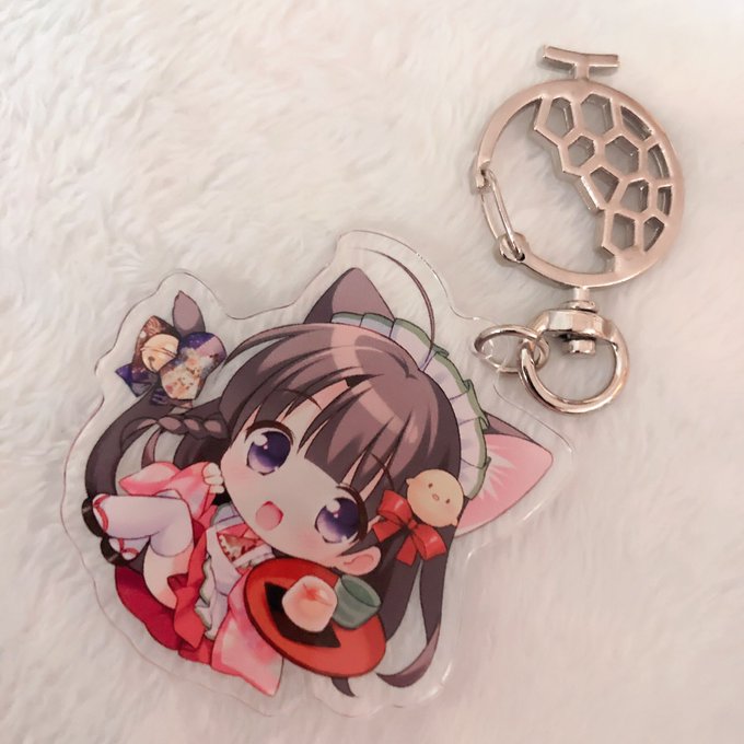 個人的につくったおみやげアクキー届きました!カラビナをメロンにした!かわいい☺️サイン会に来てくださった方にお渡しします。 