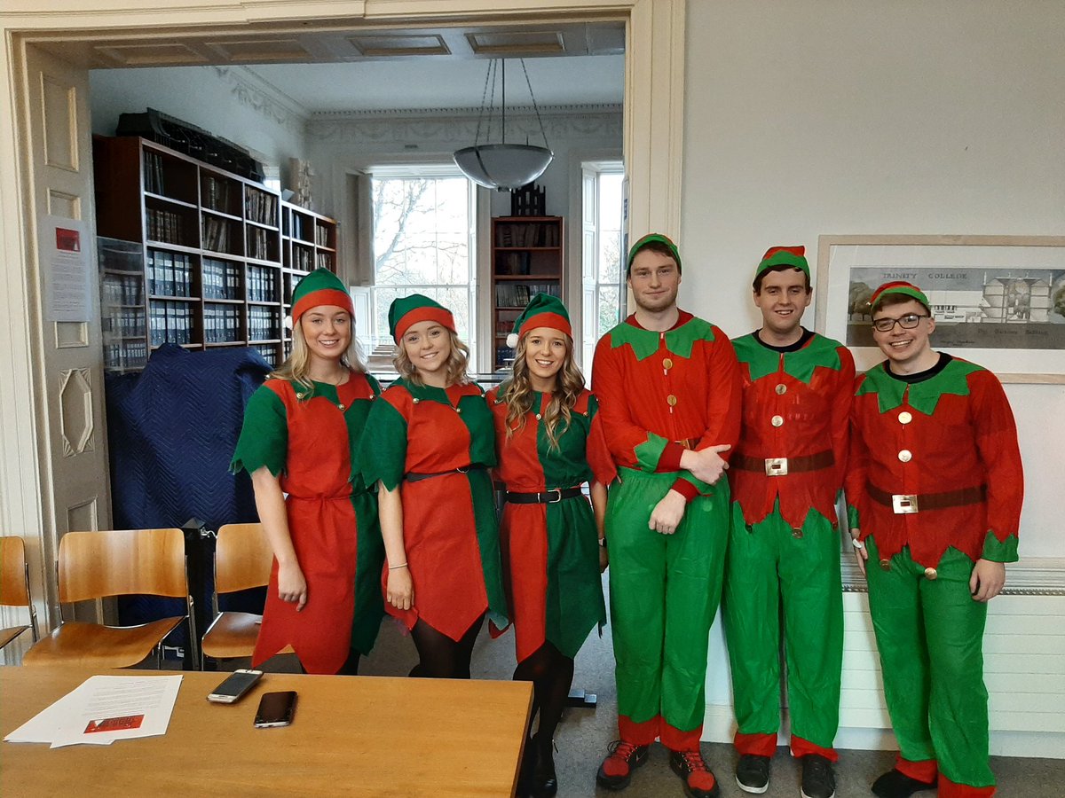 The  elves have just  arrived  <a href="/MerrionSqDub/">Merrion Square</a> who can we expect next? #christmasonthesq