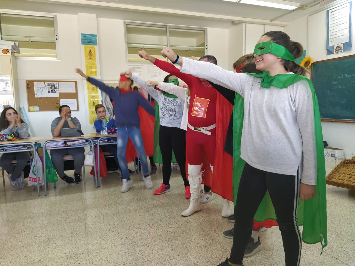 IEDMangrane's tweet photo. 📣Qui ha dit que la literatura és avorrida?🦸♂️ Littheroi ens apropa als clàssics "Curial e Güelfa" d'una manera molt especial.🤗 Gràcies Eusebi 📚 @Cintabeguer @TereNaCu #escola360 @JessEMD1 @firalitterarum @crpbaixebre @PedroCozar @lletres @ferran_blade @Piliuca1 #MakingMangrane https://t.co/QbSeCUXxJO