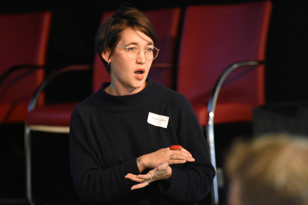 DJVielfalt's tweet image. Bei Buzzfeed gibt es noch keinen echten Richtlinien, wie in Texten gegendert wird, erzähen Juliane Löffler und Pascale Müller. Es herrscht noch etwas Wildwuchs und sie nutzen alle mögliche Versionen. #Djvielfalt @PascaleMller @laloeffelstiel