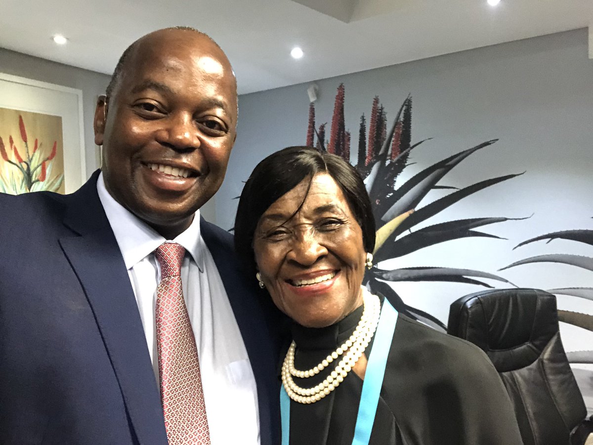 peterndoro's tweet photo. Ms Samia Nkurumah is delivering the annual Chief Albert Luthuli Memorial lecture. The daughter of independent Ghanaβs first Leader Kwame Nkurumah is speaking about the importance of #AfricanUnity #LuthuliLecture
#RememberingLuthuli https://t.co/l9qebBA3k0