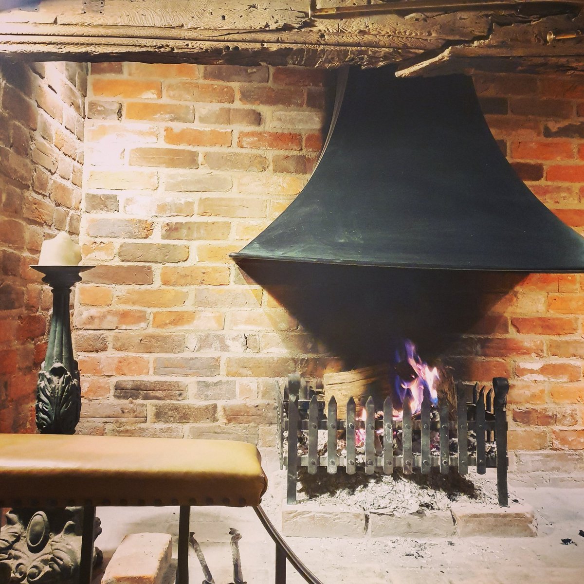 Beat the chill and cosy up with us this weekend ❄🔥
#openfire #suffolkpub #bildeston #suffolk