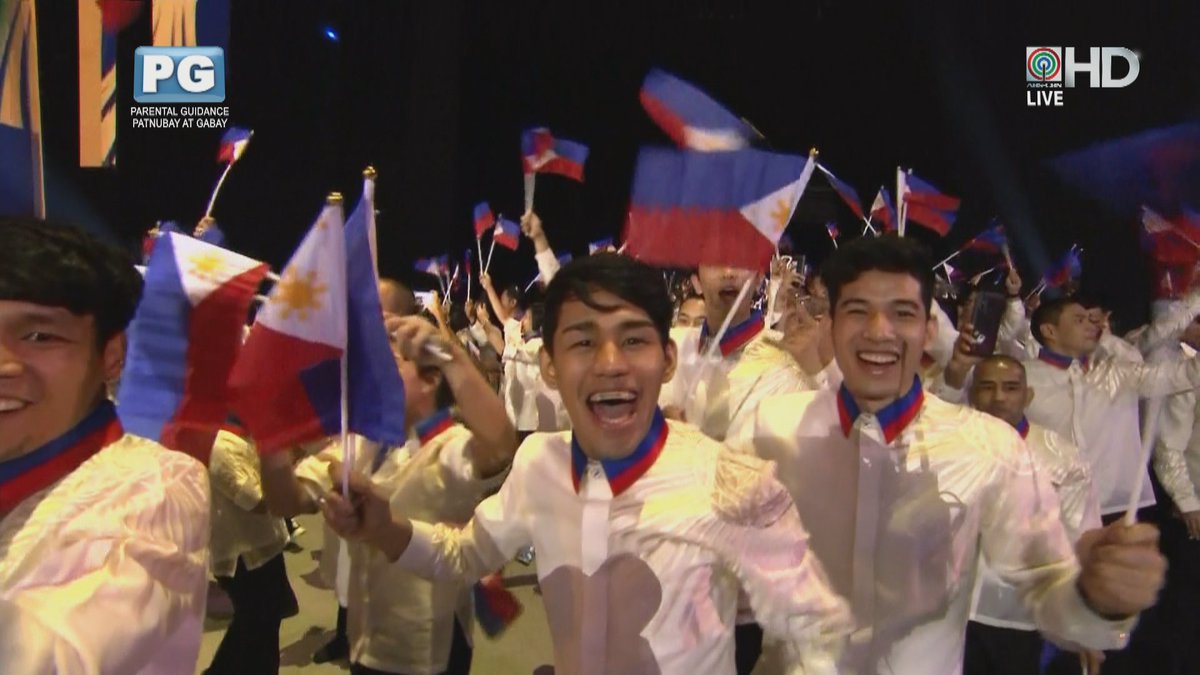 ABSCBNNews's tweet photo. Panghuling umakyat ng entablado ang mga delegado ng Pilipinas para sa #SEAGames2019. https://t.co/TpMPQqDsHq