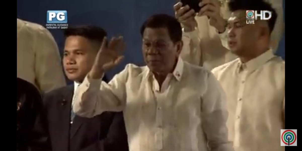selfloveyarn's tweet photo. I love this man so much. A blessing to this country.  And I love that everytime the camera focus on him the cheer gets louder. That's a representation of us Tay, that no matter what the say against you, we will always be here and support you. ❤ u Tay #30thSEAGAMES https://t.co/wB17H2rrBB