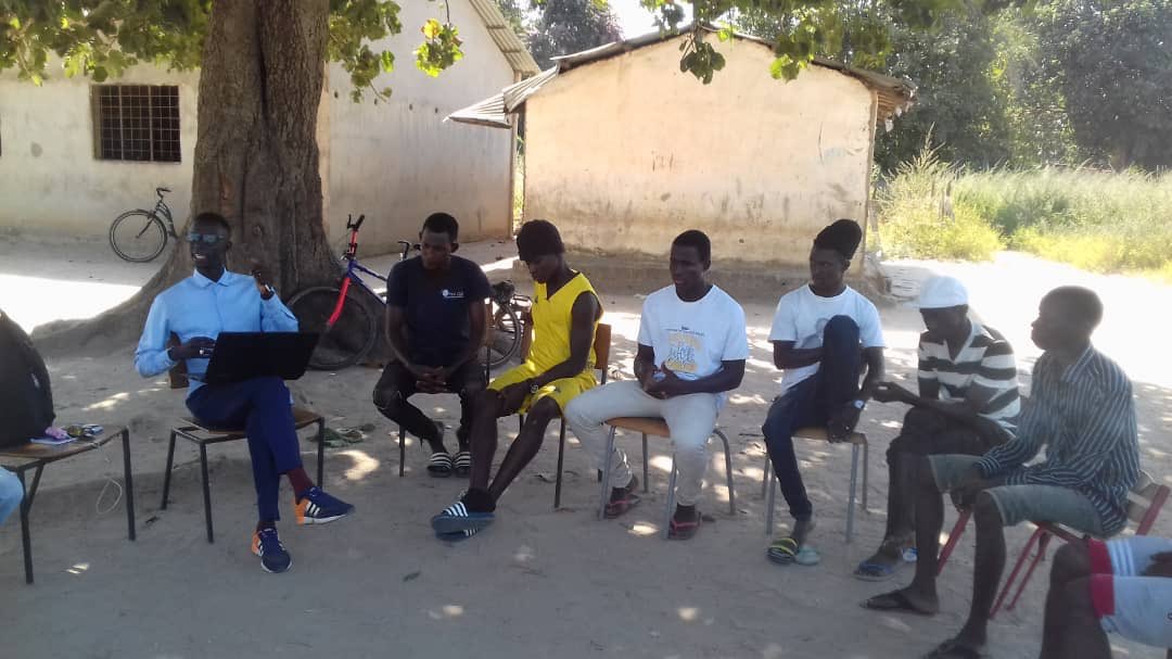 WomenInLiberat1's tweet photo. Our #Team are in #Sambuya holding a #AtayaChat with young men from the community on #SGBV. The aim of the conversation is to engage young men on tackling #VAWG.
#16DaysOfActivism
#EngagemeninendingVAW https://t.co/zSl8SF3m2h