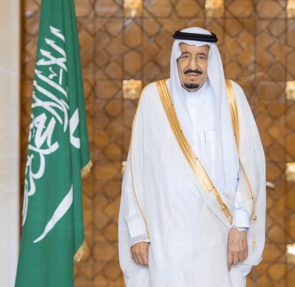 b7r1677's tweet photo. بالعهد والوفاء نجدد البيعة والولاء لمقام خادم الحرمين الشريفين الملك سلمان بن عبدالعزيز ال سعود " أيده الله " ونسأل الله الكريم أن يحفظ مليكنا وسمو ولي عهده الأمين ويسدد على دروب الخير خطاهما       وأن يديم على وطننا الغالي نعمة الأمن والاستقرار والرخاء 
#ذكرى_البيعة_الخامسة https://t.co/wUybluIBHA