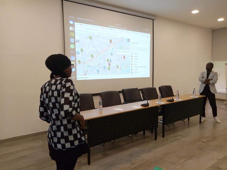 Dabo Hamda (@big_hamda) on Twitter photo 2è jour #GouvCampKaloum à l'hôtel Riviera Royal, élus locaux, citoyens et acteurs de la société civile de Kaloum échangeant sur les meilleurs moyens de qualifier la gouvernance locale à travers le numérique... Participation de <a href="/osmguinee/">OpenStreetMap Guinée</a> pour le volet cartographique #OpenData 2è jour #GouvCampKaloum à l'hôtel Riviera Royal, élus locaux, citoyens et acteurs de la société civile de Kaloum échangeant sur les meilleurs moyens de qualifier la gouvernance locale à travers le numérique... Participation de <a href="/osmguinee/">OpenStreetMap Guinée</a> pour le volet cartographique #OpenData