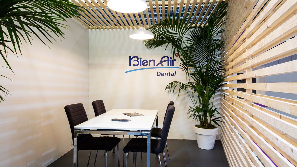 LiveandCo's tweet photo. Le Congrès @adfasso va fermer ses portes dans quelques instants au @pcdeparis ! Nous remercions l’ensemble de clients de leur confiance renouvelée sur cet événement :) see u next year! @bienair @trihawkcanada #TBRdental #CAPnumerique #Promodentaire #exhibitiondesign #ADF2019 https://t.co/9JXtg65XSn