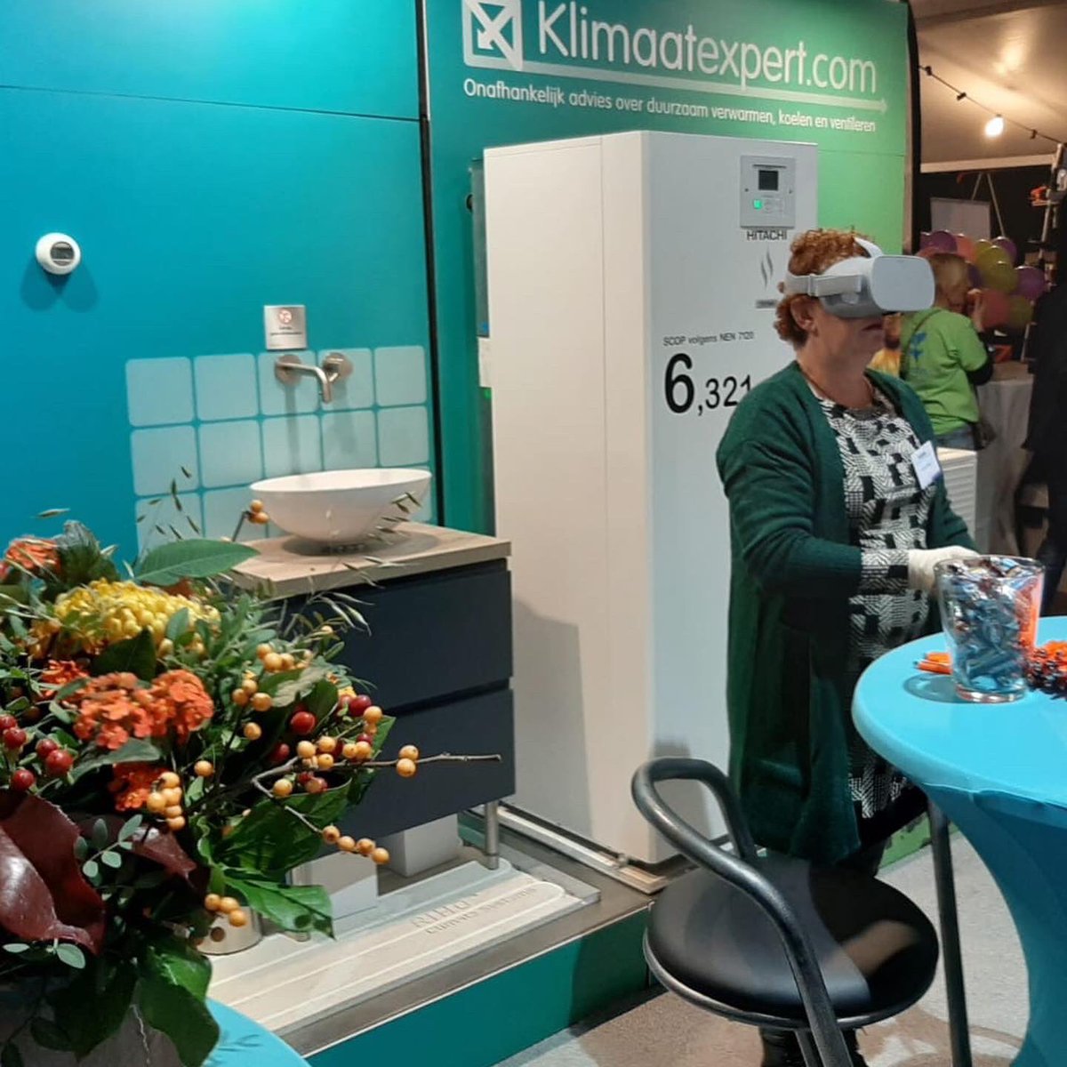 Heluto's tweet photo. Onze collega’s staan er klaar voor! Ondernemersfair Westerveld 2019 @senediever #heluto #diever Komt u ook? #gezellig https://t.co/hbXfGIkePX