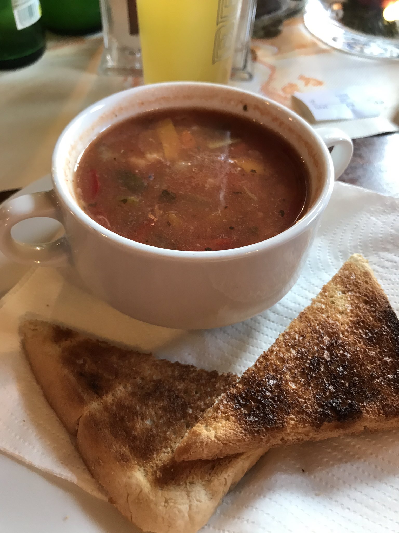 Jens Stoewhase on Twitter: &amp;quot;Erst Fischsoljanka, dann Brötchen mit ...