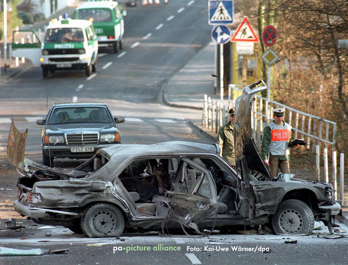Vor genau 30 Jahren am 30. November 1989 entstand meine Foto-Ikone zum Mord am Deutsche Bank Chef Alfred Herrhausen. Hier die Geschichte zum Foto: waerner.de/das-herrhausen…