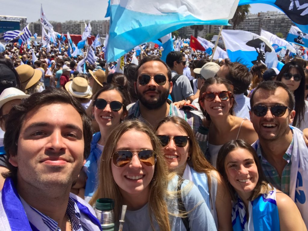 NachoFagalde22's tweet photo. Un ambiente espectacular en Kibon !  Que lindo es ser uruguayo!  
Al fin pudimos festejar (?) #Dia7 https://t.co/dYsZWOYnk8