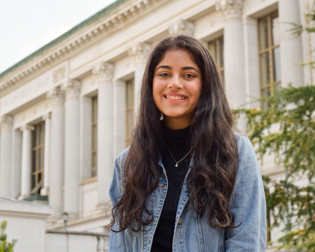 StudentsotWorld's tweet photo. @ucberkeley  "I’ve always been into reading, writing and history. I wasn’t even considering political economy as a major, because I didn’t think I would get into Berkeley. I just didn’t think I was good enough. Berkeley was for 'other people.' When I did get in, I was super excit https://t.co/ZNSlttpN09