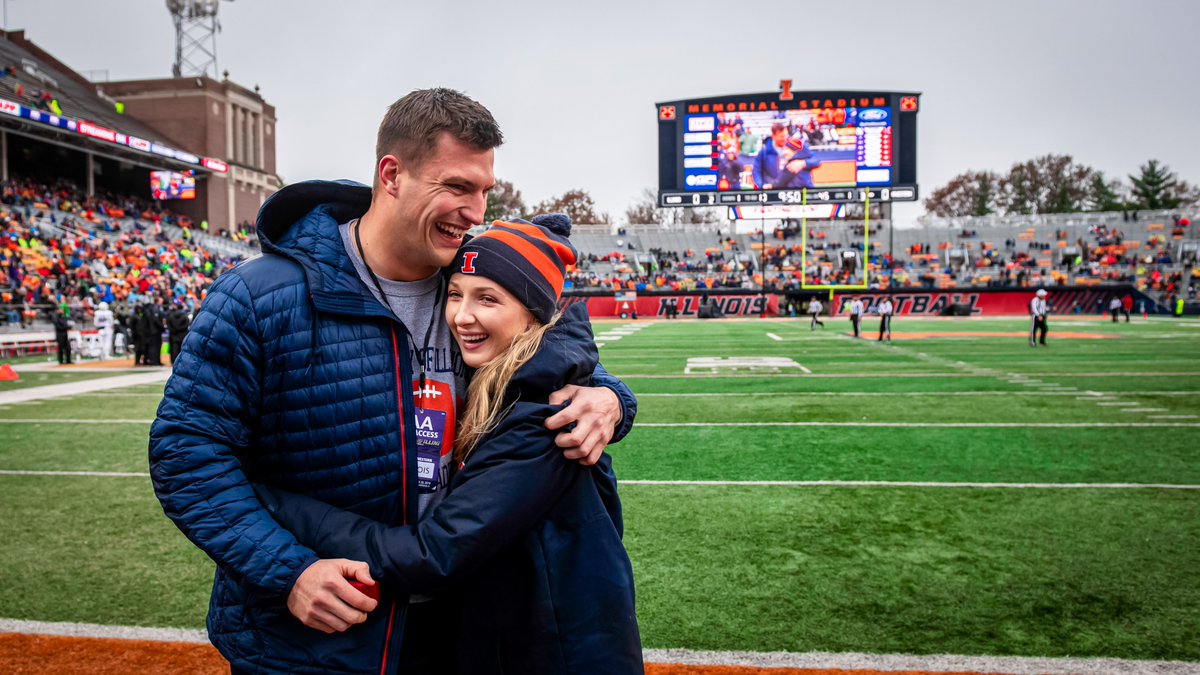 IlliniAthletics's tweet photo. She said YES! 

Congratulations @preslie_f and Tyler! https://t.co/hWELG84Skd
