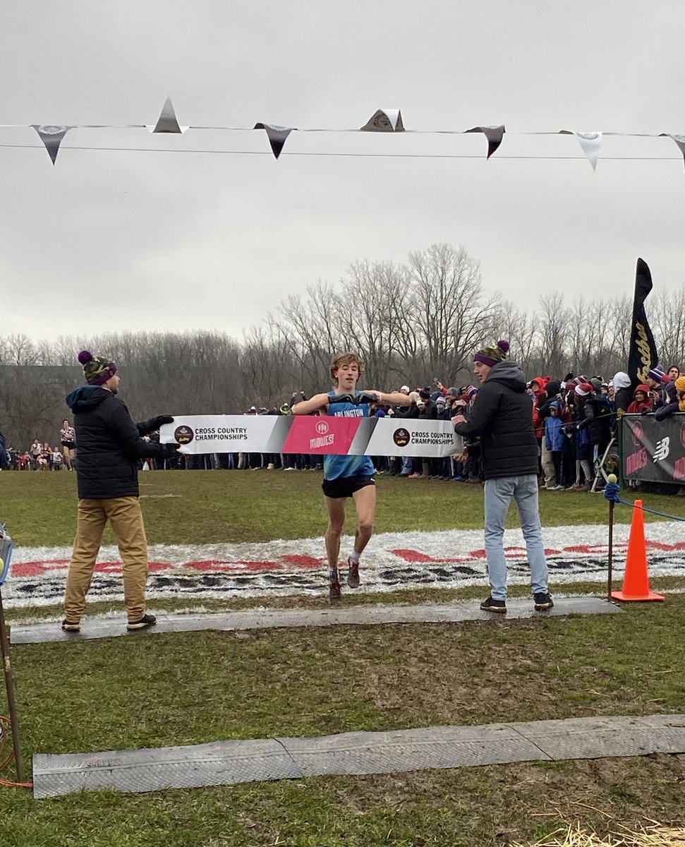 footlockerxc's tweet photo. Josh Methner with a time of 15:46 is your unofficial winner of the Boys Midwest Regional Championship Race. #FLCCC #MW https://t.co/8mXLOqqDuz