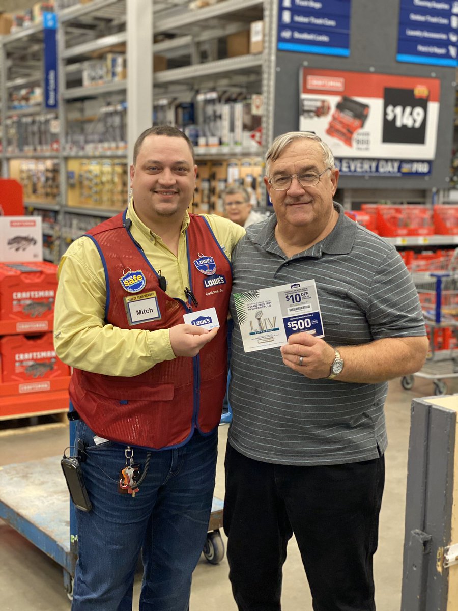SixString_Mitch's tweet photo. @Lowe’sOfLexington #1528 on Black Friday! Handing out our $500 gift card winner and visited by Santa! https://t.co/d0agbF9Uyg