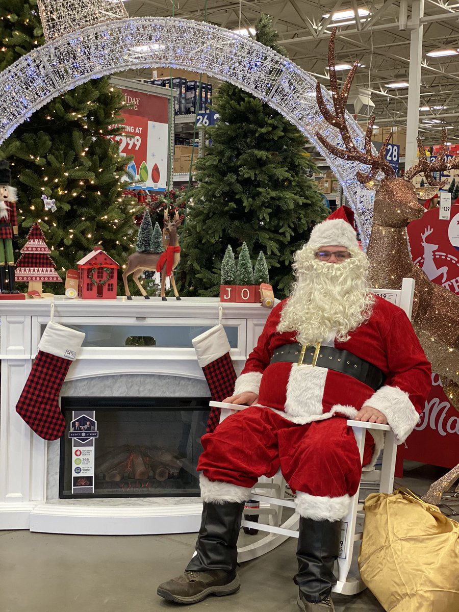 SixString_Mitch's tweet photo. @Lowe’sOfLexington #1528 on Black Friday! Handing out our $500 gift card winner and visited by Santa! https://t.co/d0agbF9Uyg