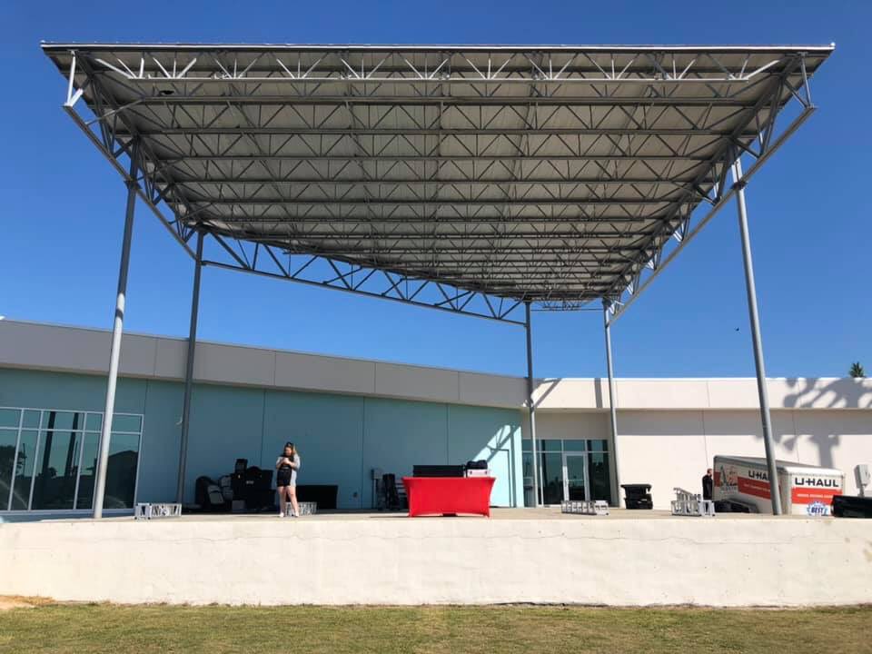 Load-in is underway from @ROCPark1...just hours away from the Midnight Music #SilentFestival!!!

11 of the area’s top DJs will hit the stage, including @DJFRESHFL, @DJKidUnot, and more. Tickets remain for just $10 but they’re going fast...grab yours here: facebook.com/events/s/midni…