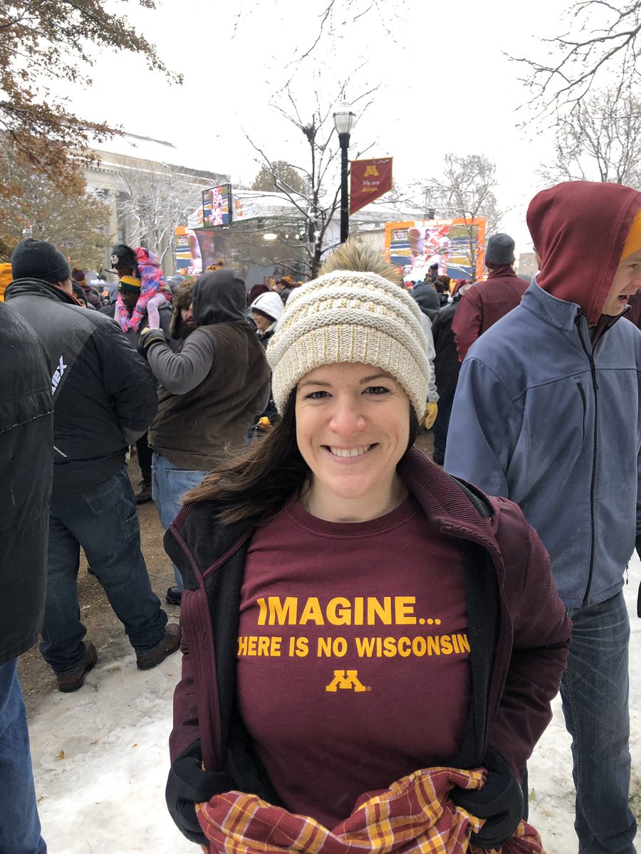lmk_mpls's tweet photo. Imagine...there is NO Wisconsin! My favorite t-shirt! I might be born and raised in Wisco, but my blood is maroon and gold! #GophersFootball #SkiUMah #alumni #RowTheBoat https://t.co/rtaqk2HEVp