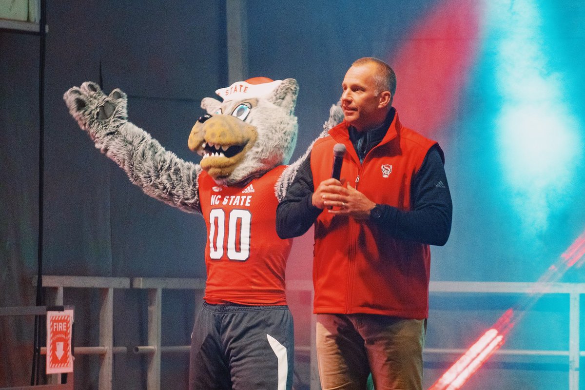 NCStateSAA's tweet photo. Looking at the weather forecast like... ๐
โขโขโข
Itโs the best day of the week and best game of the year, WPN. Letโs go PACK!!! ๐บ๐๐จ #gameday #beatUNC #NCStateSAA https://t.co/qgVFCRrNp0