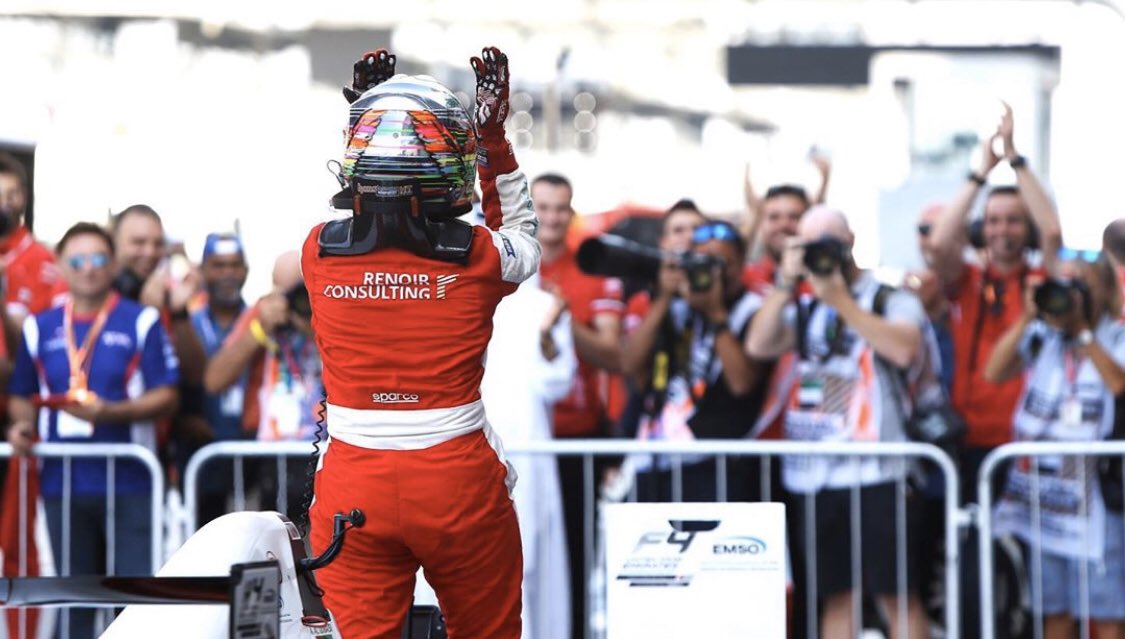 Amna_Alqubaisii's tweet image. WINNER OF RACE 1 ๐
First female arab to win in a single seater race! ๐๐ฝ