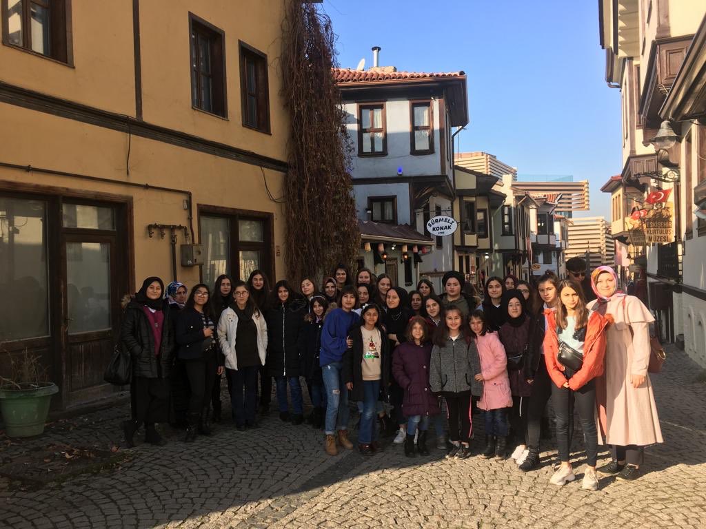 duzce_cocuk's tweet photo. “Hiç bitmesin dediğimiz bir gün.“ Düzce Çocuk Hakları Komitesi olarak ÇEKOM’daki kardeşlerimiz ile birlikte Eskişehir’e kültürel gezi düzenledik.Hem çok eğlendik hem çok öğrendik hiç tatmadığımız şeyler tattık     ⁩ ⁦@selahattinguven⁩ ⁦ @ZekiYildirimASP⁩ ⁦ https://t.co/iXHJBRgw1z