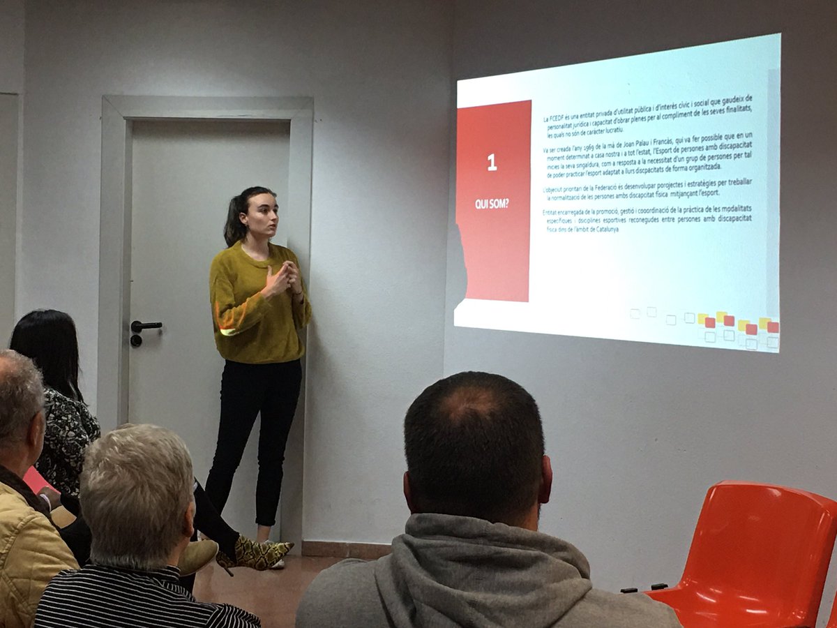 discapacitatPSC's tweet photo. #Sara de @fcedf_  ens explica a l’ acte com treballant l’esport inclusiu en tota Catalunya!! Molt bona feina i moltes felicitats!! @PSCMaresme @pscelmasnou @mireiagarr @LluisaMoretSabi @salvadorilla https://t.co/iYTNJZvYDK